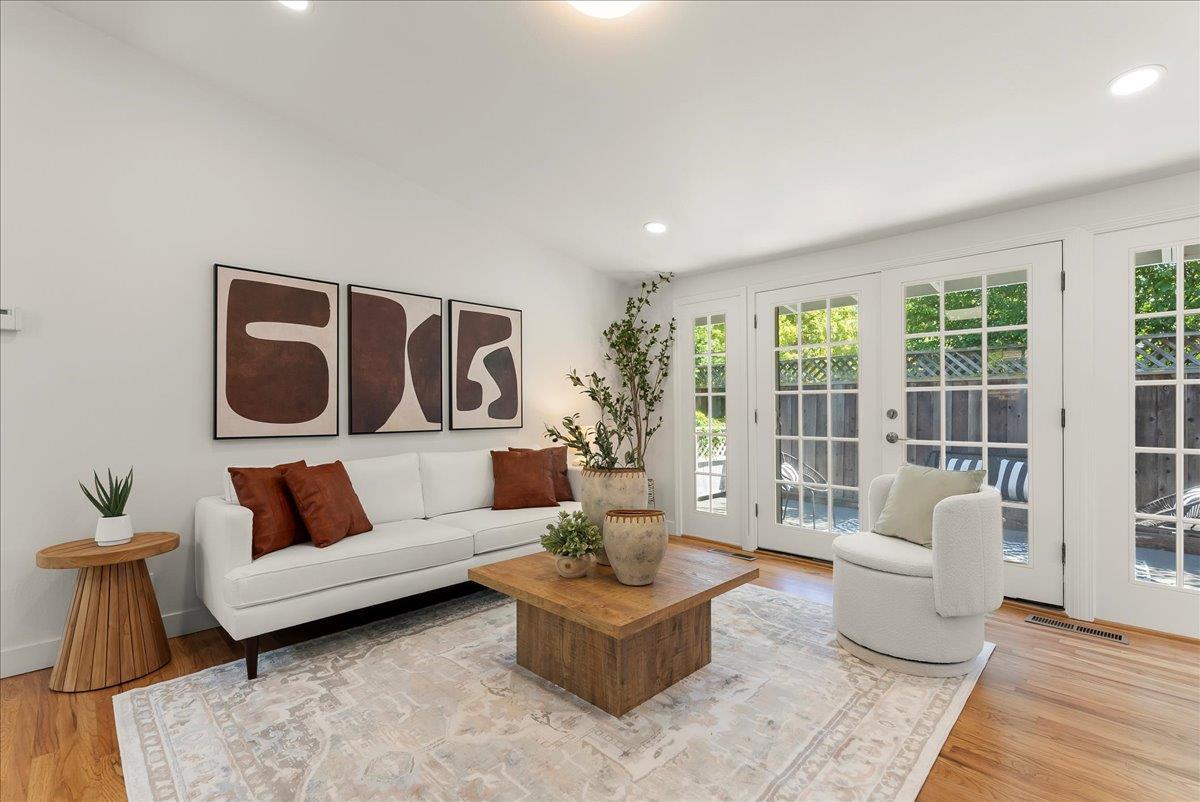 Detail Gallery Image 6 of 31 For 325 Burnett Ave, Santa Clara,  CA 95051 - 3 Beds | 2 Baths