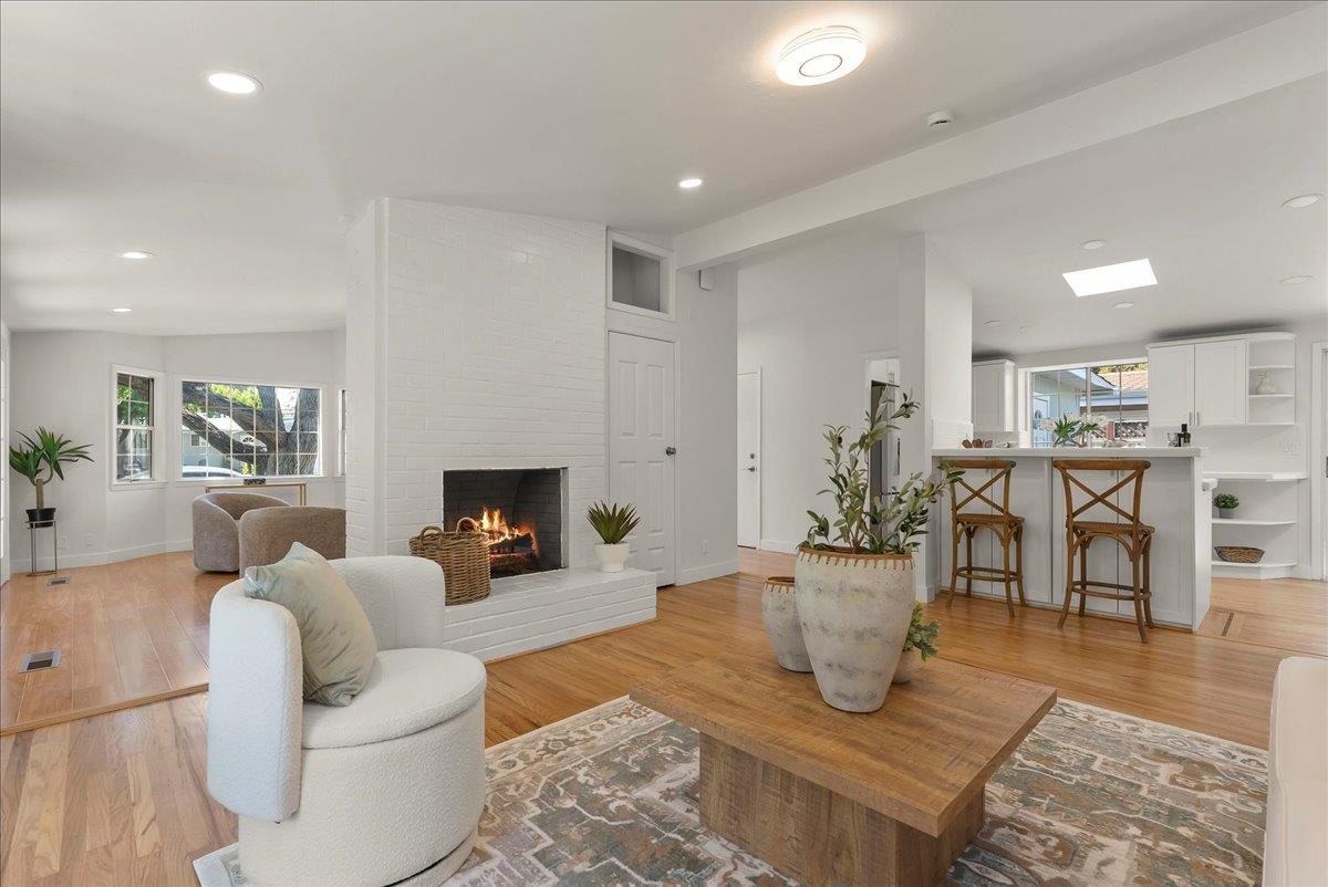 Detail Gallery Image 7 of 31 For 325 Burnett Ave, Santa Clara,  CA 95051 - 3 Beds | 2 Baths