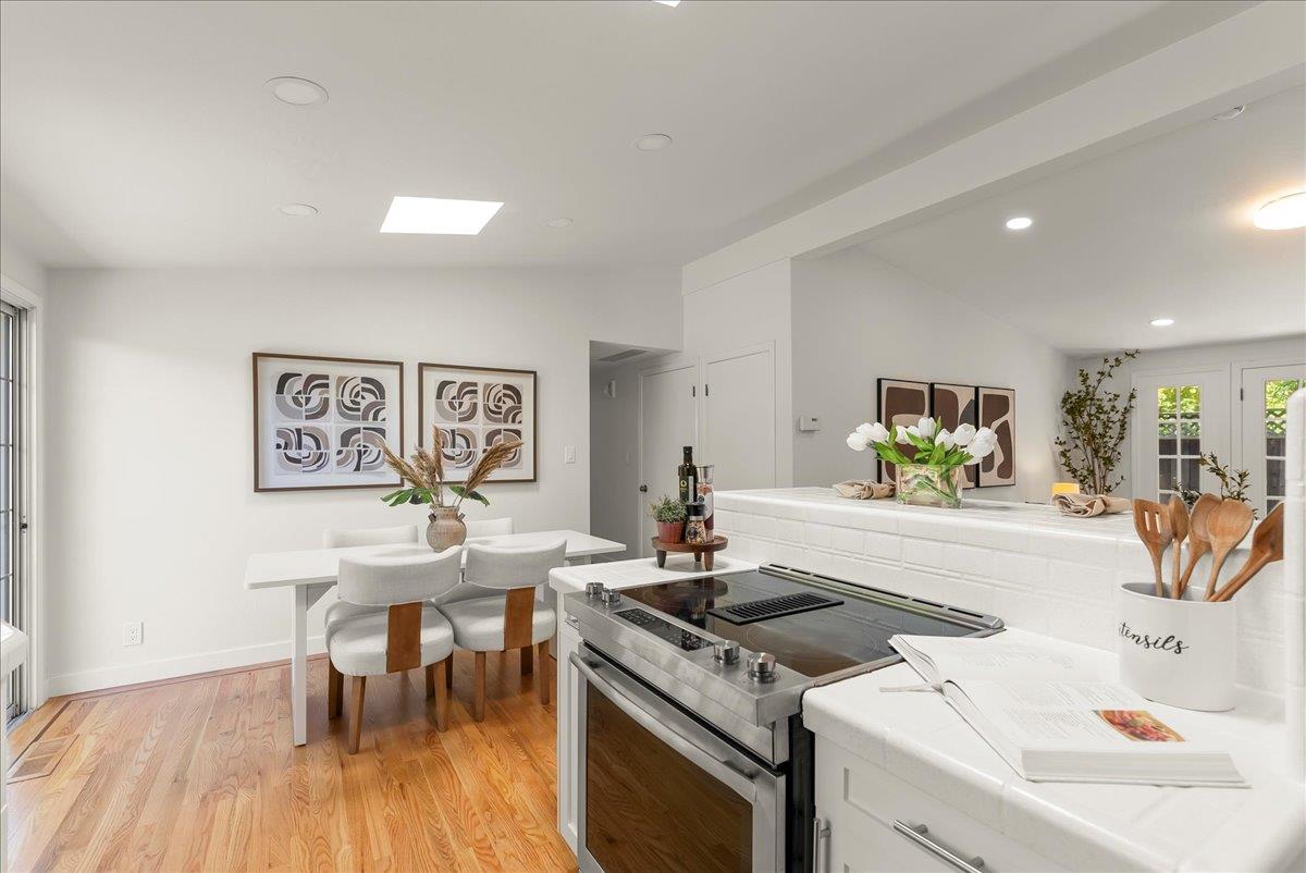 Detail Gallery Image 9 of 31 For 325 Burnett Ave, Santa Clara,  CA 95051 - 3 Beds | 2 Baths