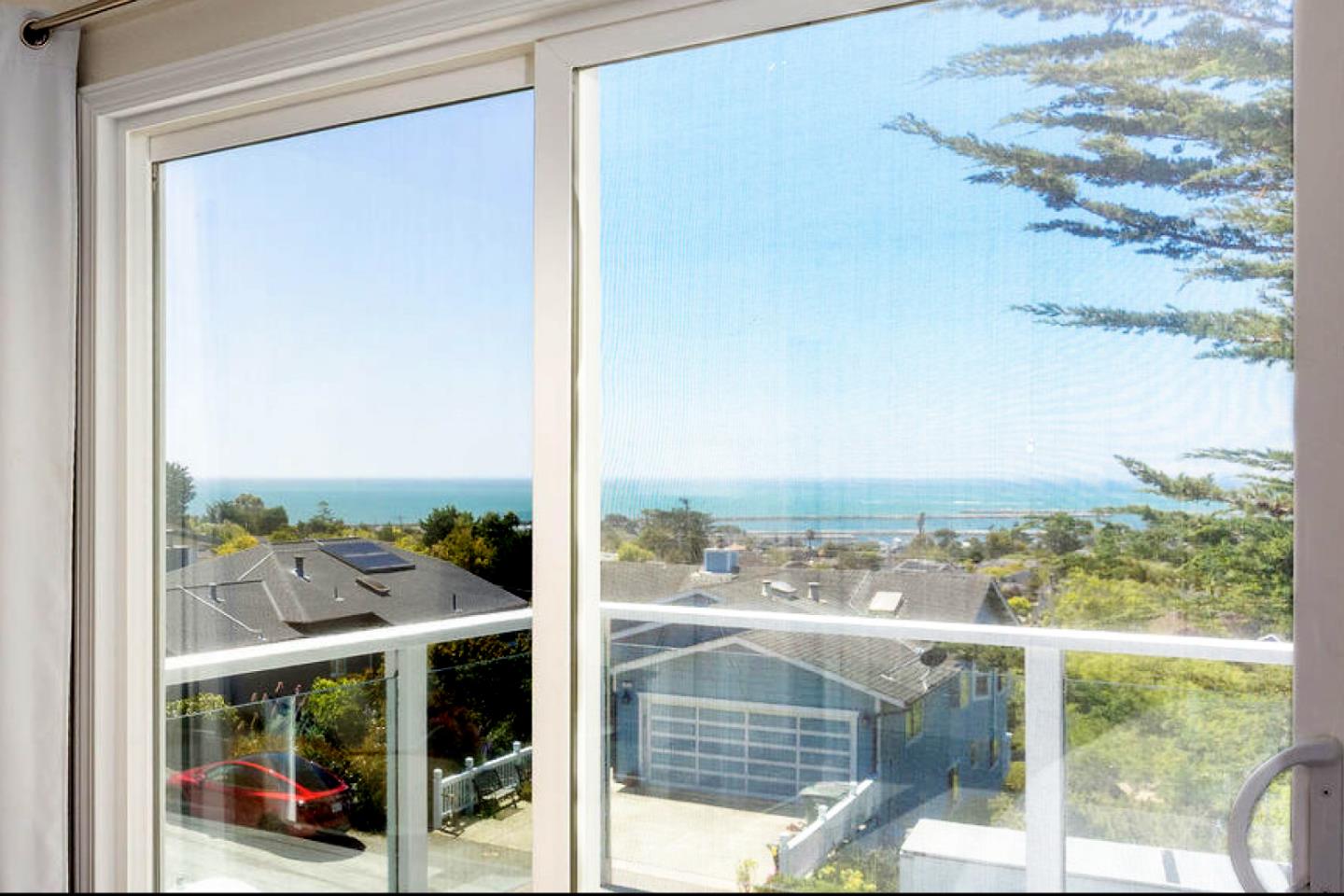 Detail Gallery Image 24 of 35 For 754 San Carlos Ave, El Granada,  CA 94018 - 3 Beds | 2 Baths