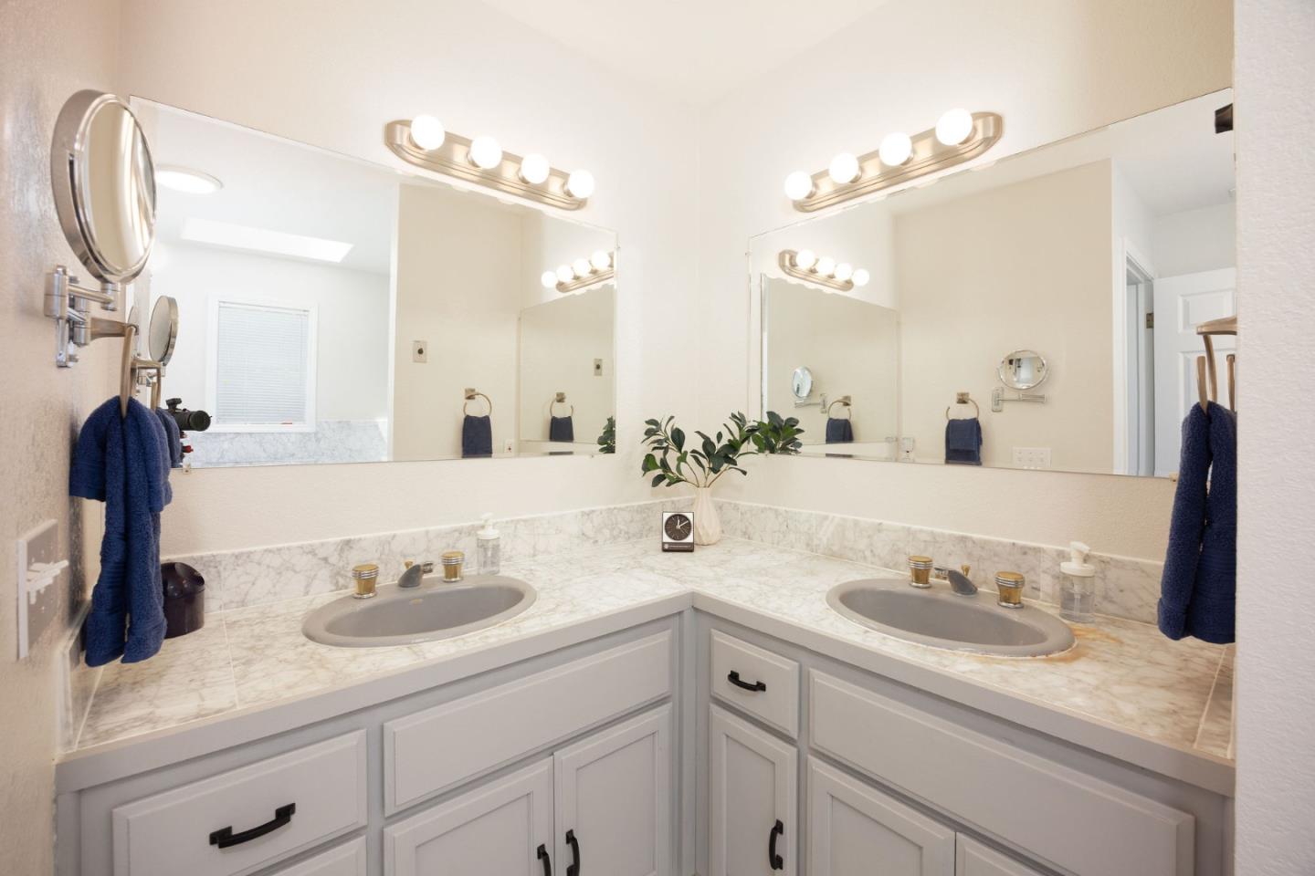 Detail Gallery Image 28 of 35 For 754 San Carlos Ave, El Granada,  CA 94018 - 3 Beds | 2 Baths