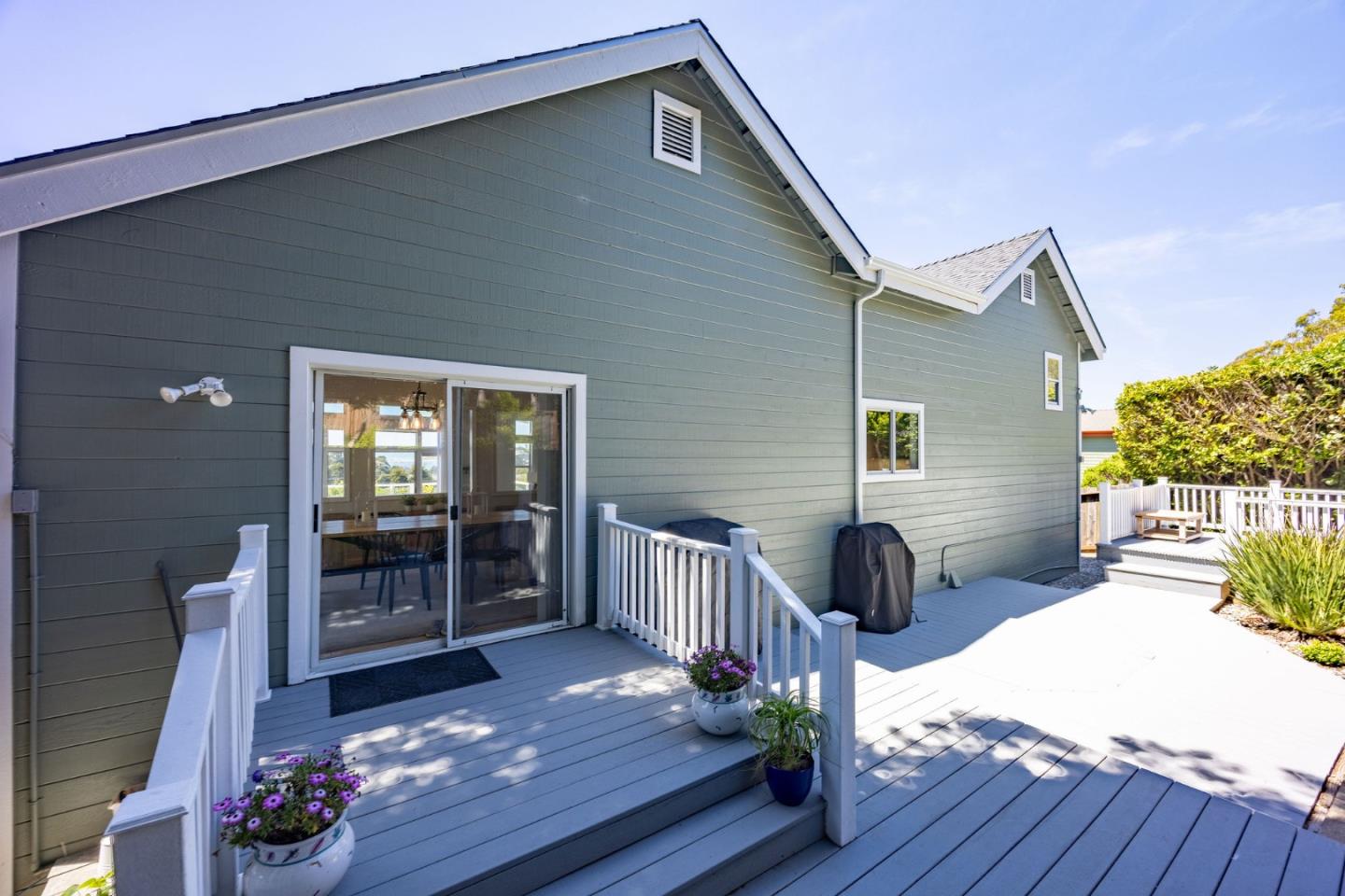Detail Gallery Image 30 of 35 For 754 San Carlos Ave, El Granada,  CA 94018 - 3 Beds | 2 Baths