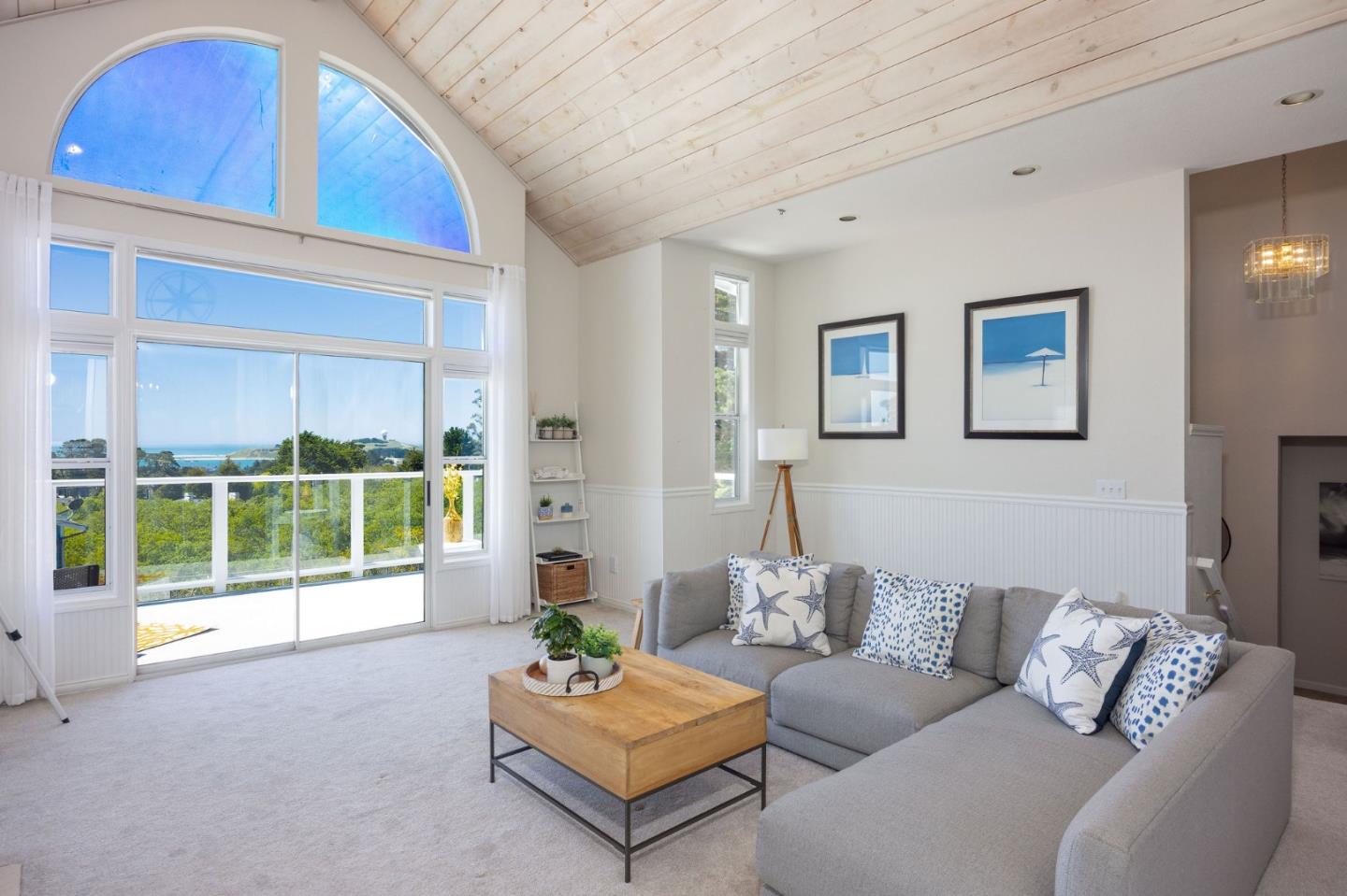 Detail Gallery Image 4 of 35 For 754 San Carlos Ave, El Granada,  CA 94018 - 3 Beds | 2 Baths