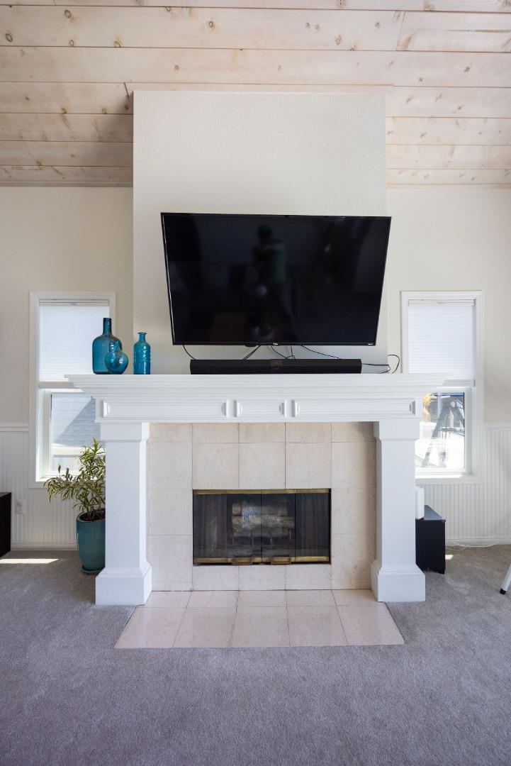 Detail Gallery Image 8 of 35 For 754 San Carlos Ave, El Granada,  CA 94018 - 3 Beds | 2 Baths