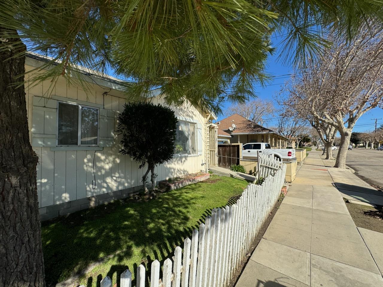 Detail Gallery Image 2 of 42 For 510 Bassett St, King City,  CA 93930 - 3 Beds | 2 Baths