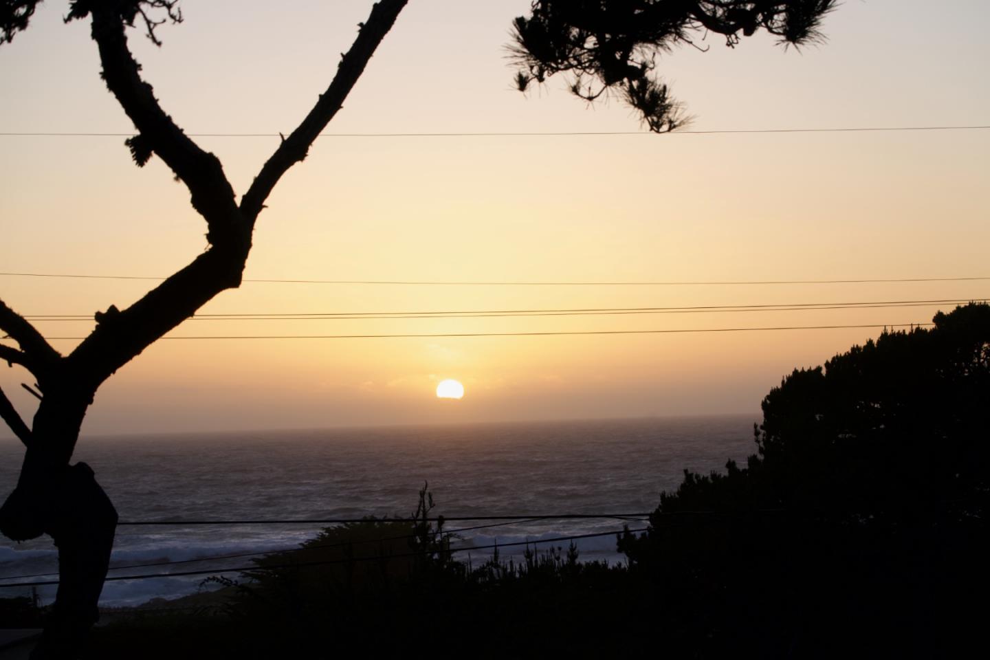 Detail Gallery Image 3 of 30 For 1339 Pico Ave, Pacific Grove,  CA 93950 - 3 Beds | 2 Baths