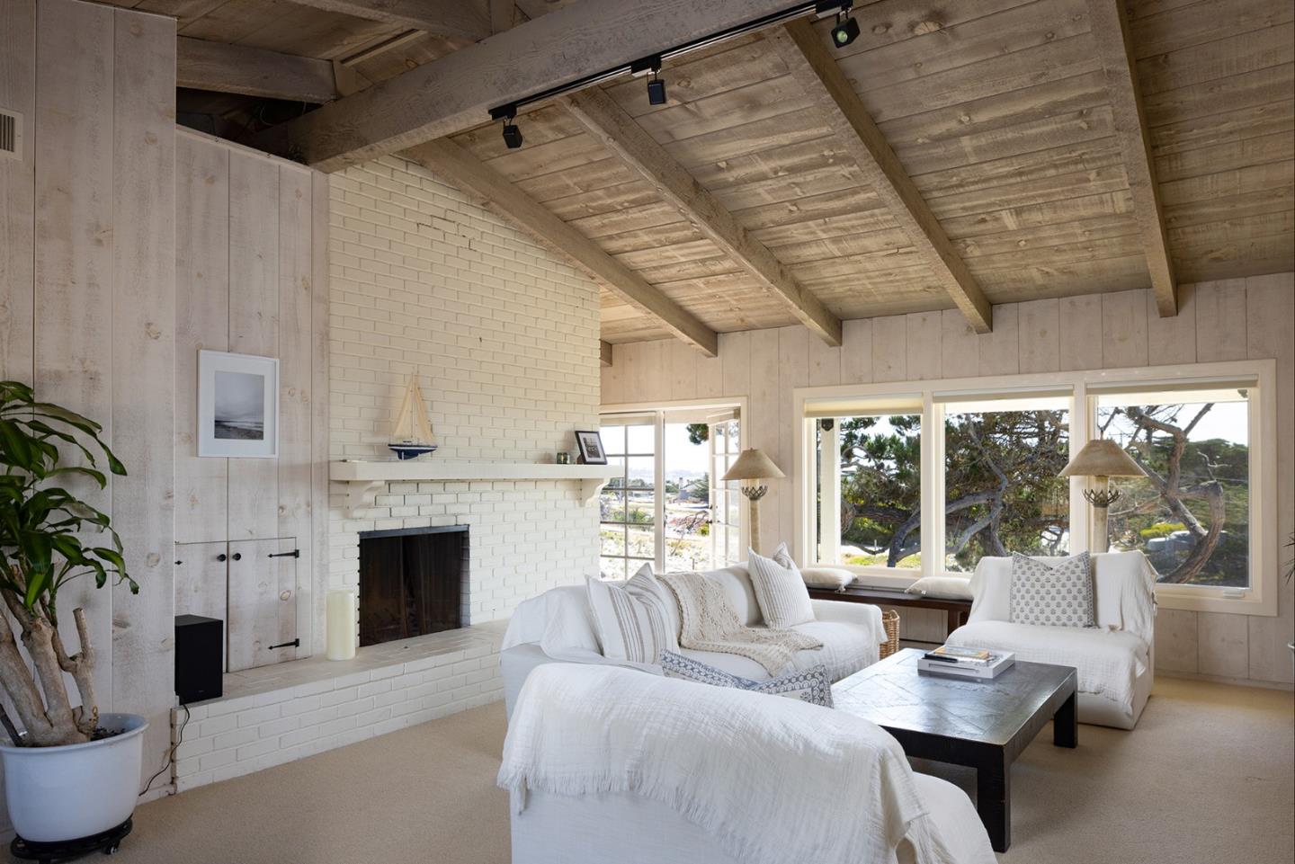 Detail Gallery Image 4 of 30 For 1339 Pico Ave, Pacific Grove,  CA 93950 - 3 Beds | 2 Baths