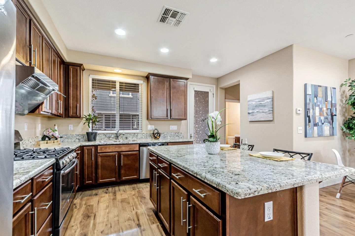 Detail Gallery Image 12 of 47 For 1603 Canal St, Milpitas,  CA 95035 - 3 Beds | 2/1 Baths
