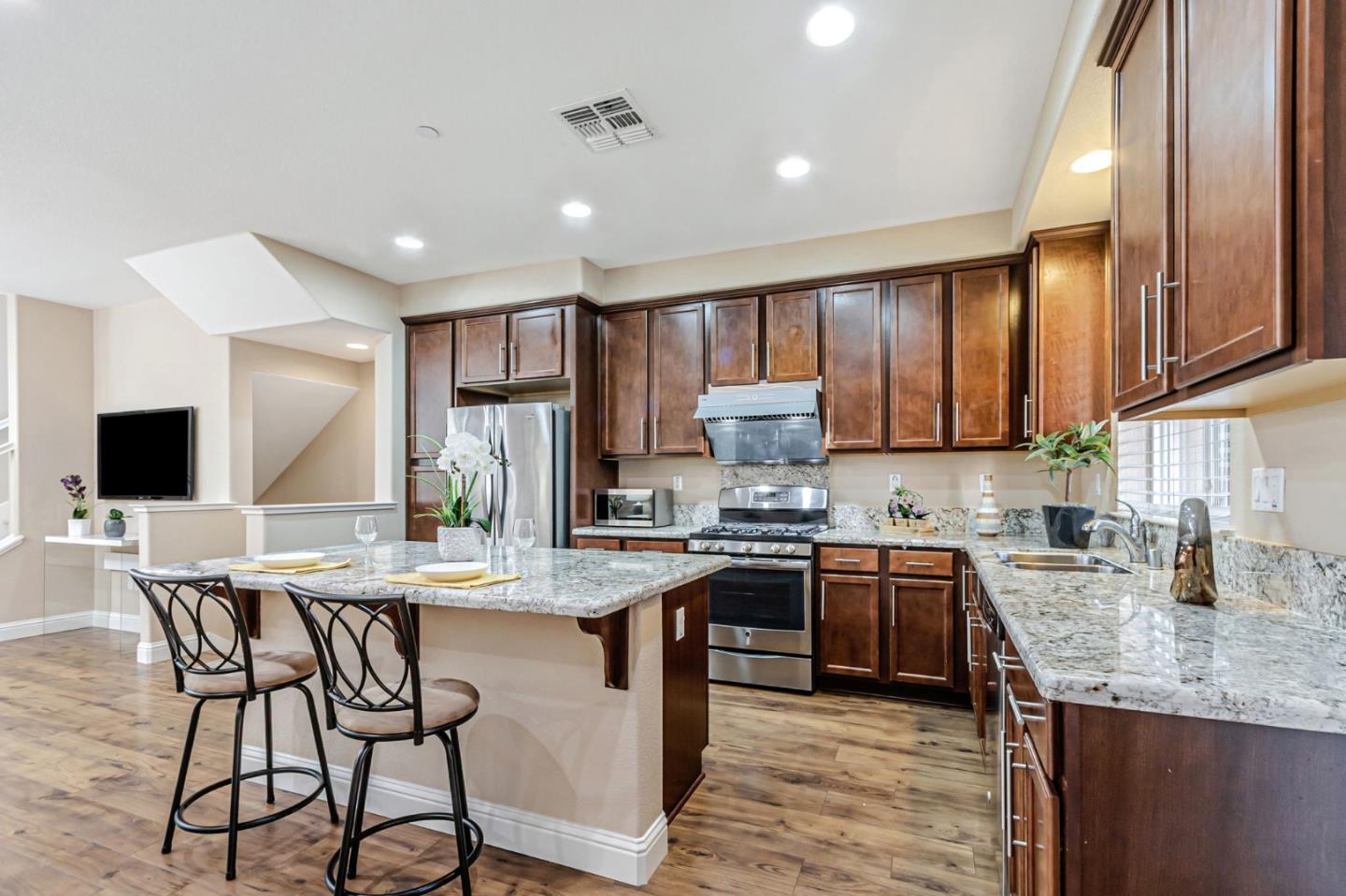 Detail Gallery Image 9 of 47 For 1603 Canal St, Milpitas,  CA 95035 - 3 Beds | 2/1 Baths