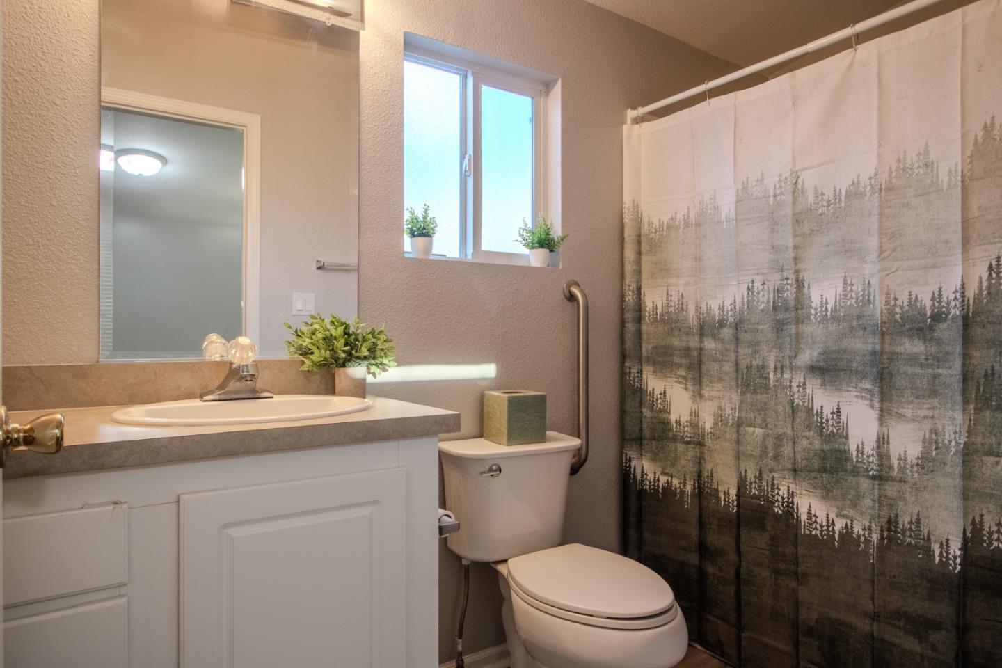 Detail Gallery Image 18 of 30 For 255 E Bolivar St #66,  Salinas,  CA 93906 - 3 Beds | 2 Baths