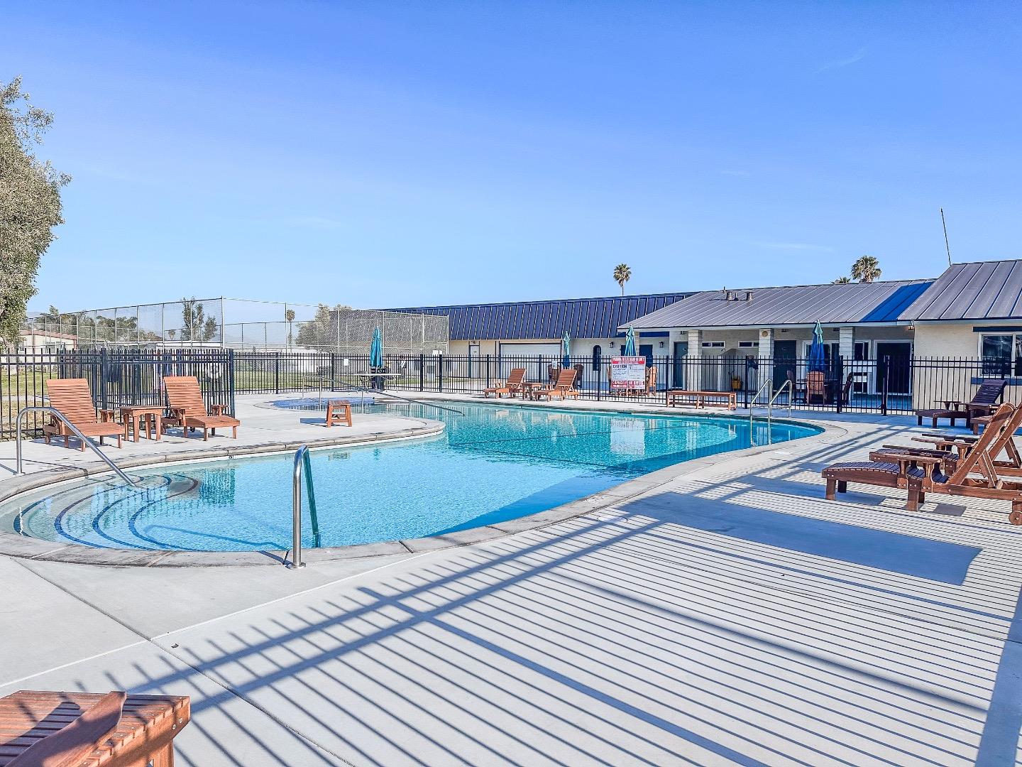 Detail Gallery Image 26 of 30 For 255 E Bolivar St #66,  Salinas,  CA 93906 - 3 Beds | 2 Baths
