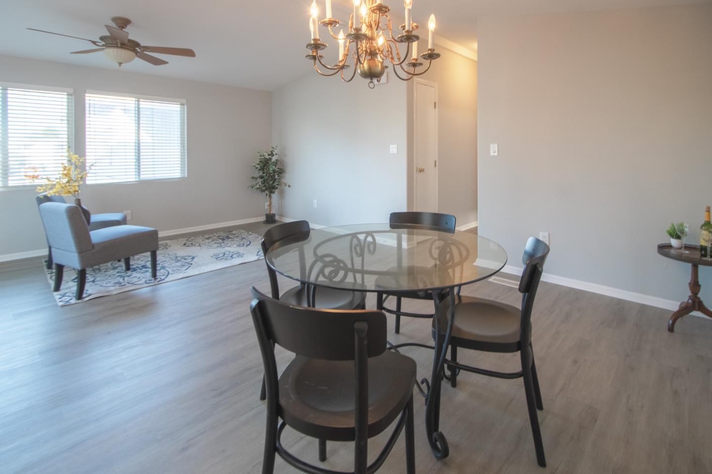 Detail Gallery Image 9 of 30 For 255 E Bolivar St #66,  Salinas,  CA 93906 - 3 Beds | 2 Baths