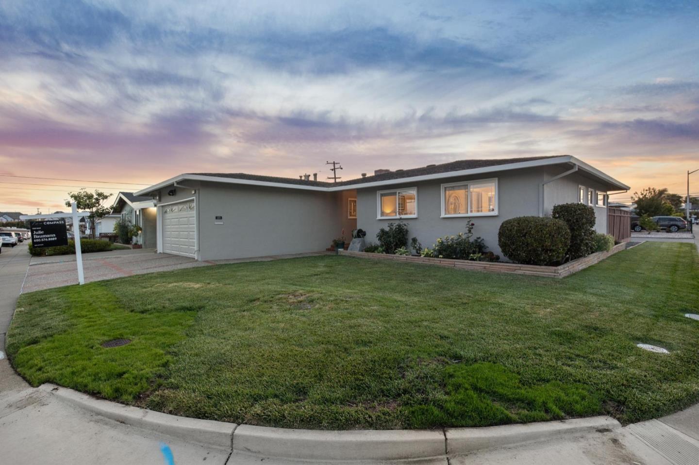 Detail Gallery Image 4 of 71 For 1371 Claudia Ave, San Mateo,  CA 94403 - 3 Beds | 2 Baths