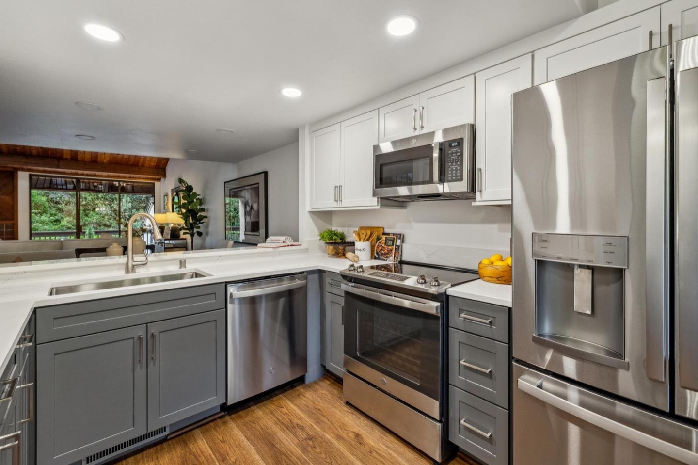 Detail Gallery Image 24 of 84 For 2327 Ticonderoga Dr, San Mateo,  CA 94402 - 2 Beds | 2/1 Baths