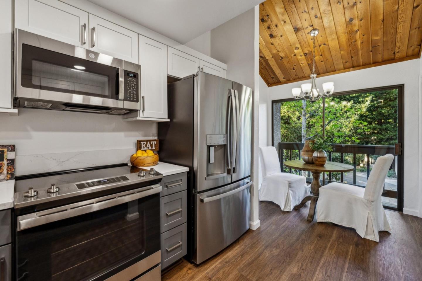 Detail Gallery Image 28 of 84 For 2327 Ticonderoga Dr, San Mateo,  CA 94402 - 2 Beds | 2/1 Baths