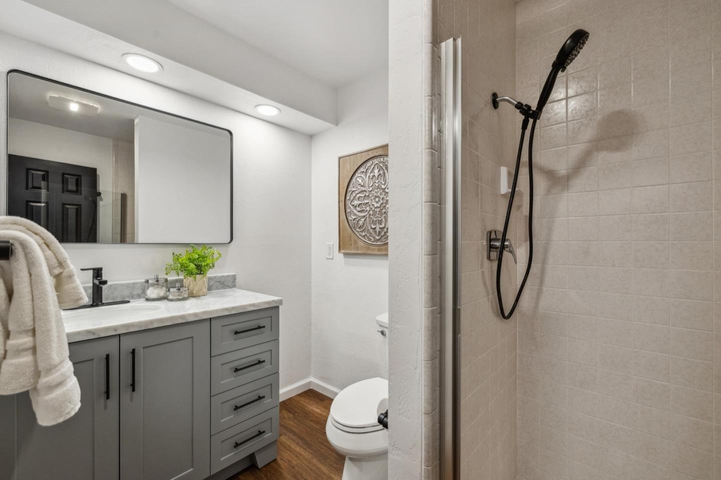 Detail Gallery Image 43 of 84 For 2327 Ticonderoga Dr, San Mateo,  CA 94402 - 2 Beds | 2/1 Baths