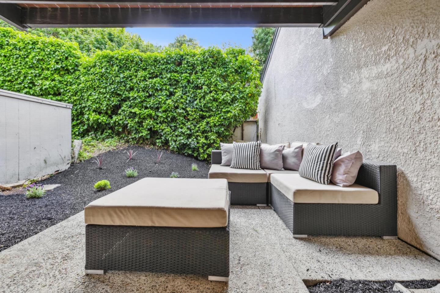 Detail Gallery Image 52 of 84 For 2327 Ticonderoga Dr, San Mateo,  CA 94402 - 2 Beds | 2/1 Baths