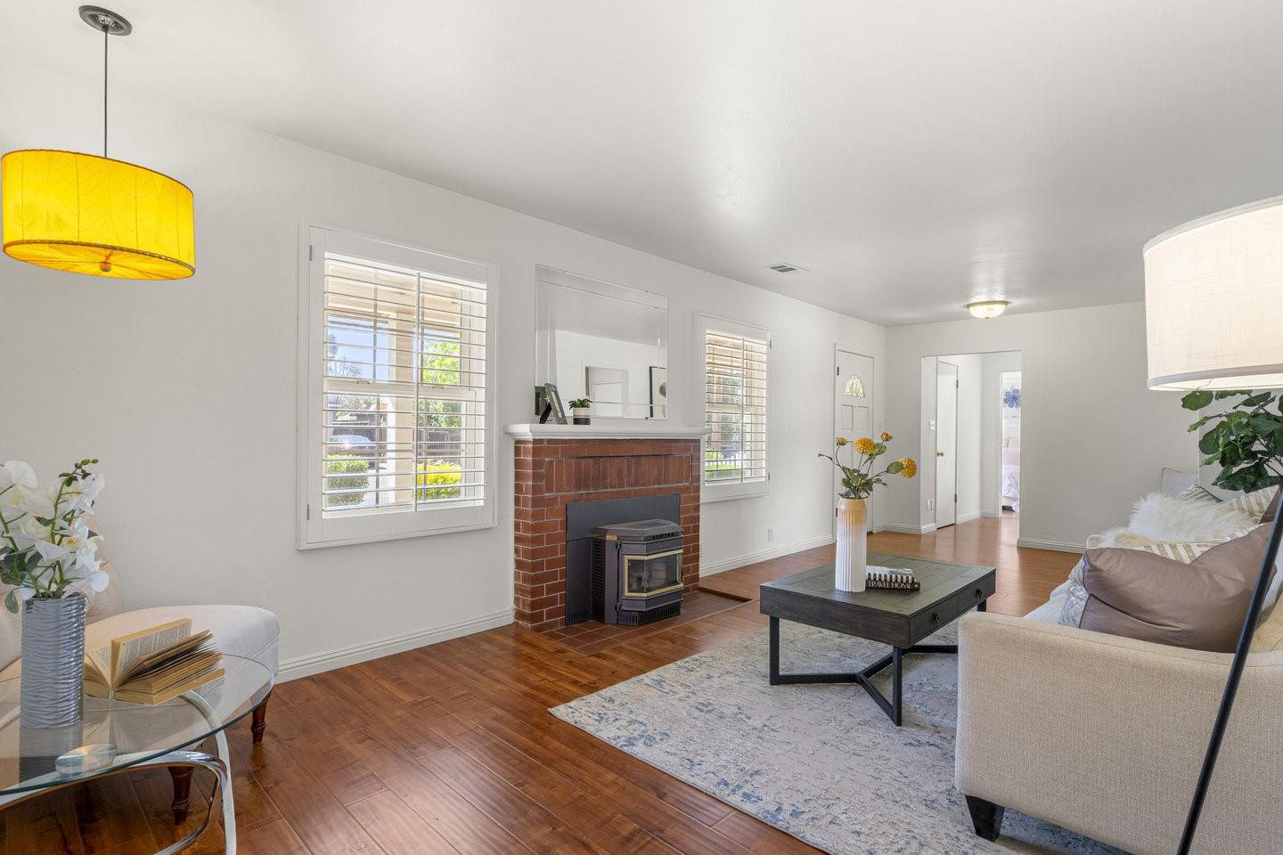 Detail Gallery Image 11 of 46 For 1394 Pauline Dr, Sunnyvale,  CA 94087 - 4 Beds | 2 Baths