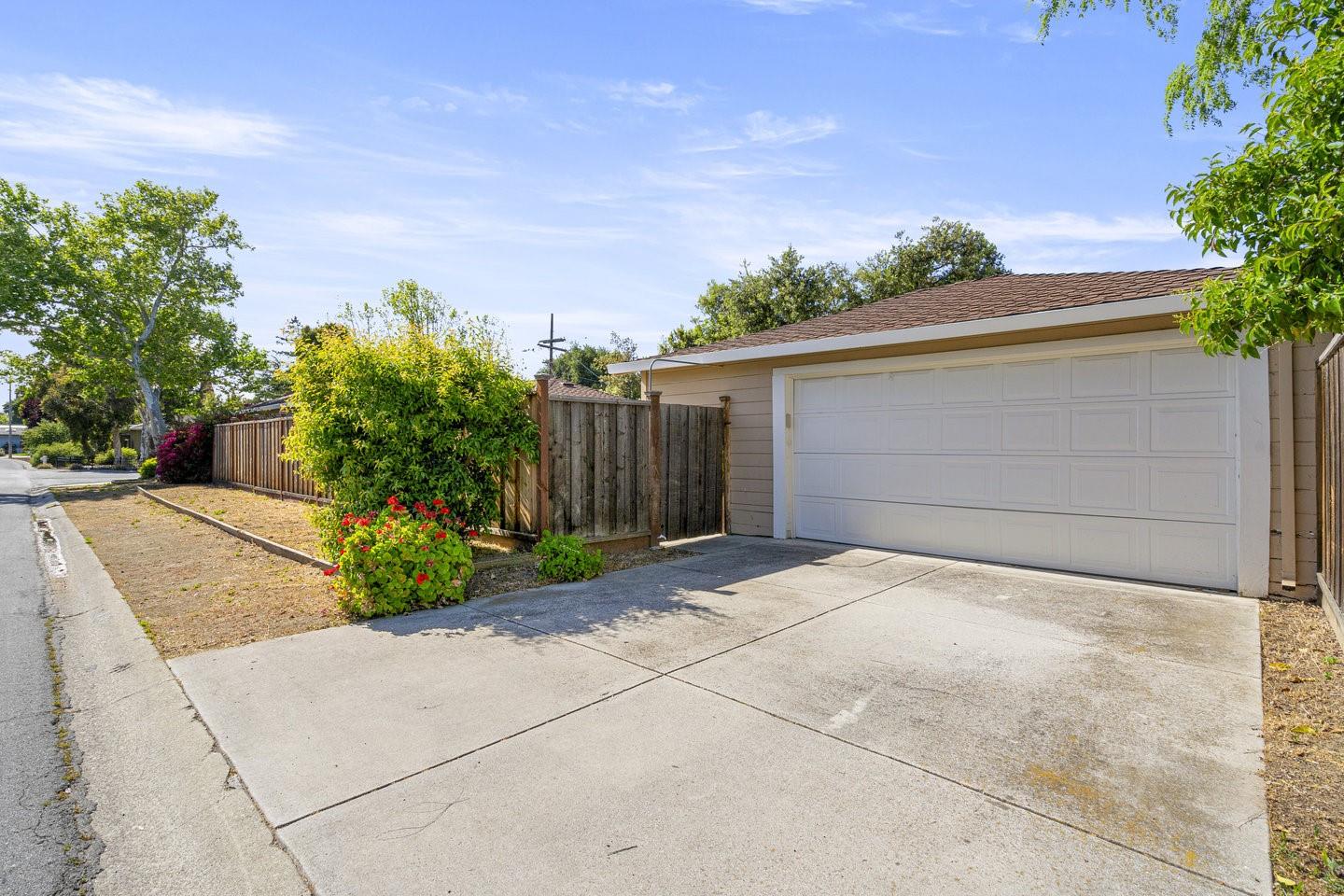 Detail Gallery Image 35 of 46 For 1394 Pauline Dr, Sunnyvale,  CA 94087 - 4 Beds | 2 Baths