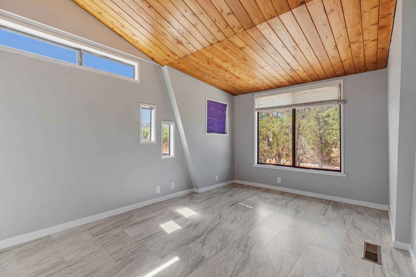 Detail Gallery Image 10 of 73 For 20104 Panoche Rd, Paicines,  CA 95043 - 2 Beds | 2 Baths