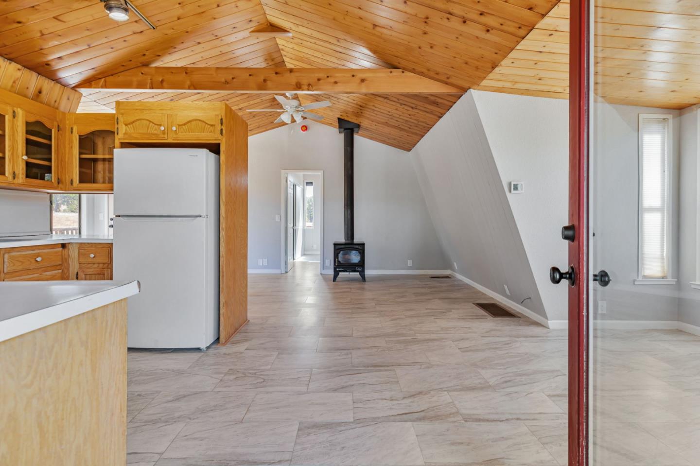 Detail Gallery Image 11 of 73 For 20104 Panoche Rd, Paicines,  CA 95043 - 2 Beds | 2 Baths