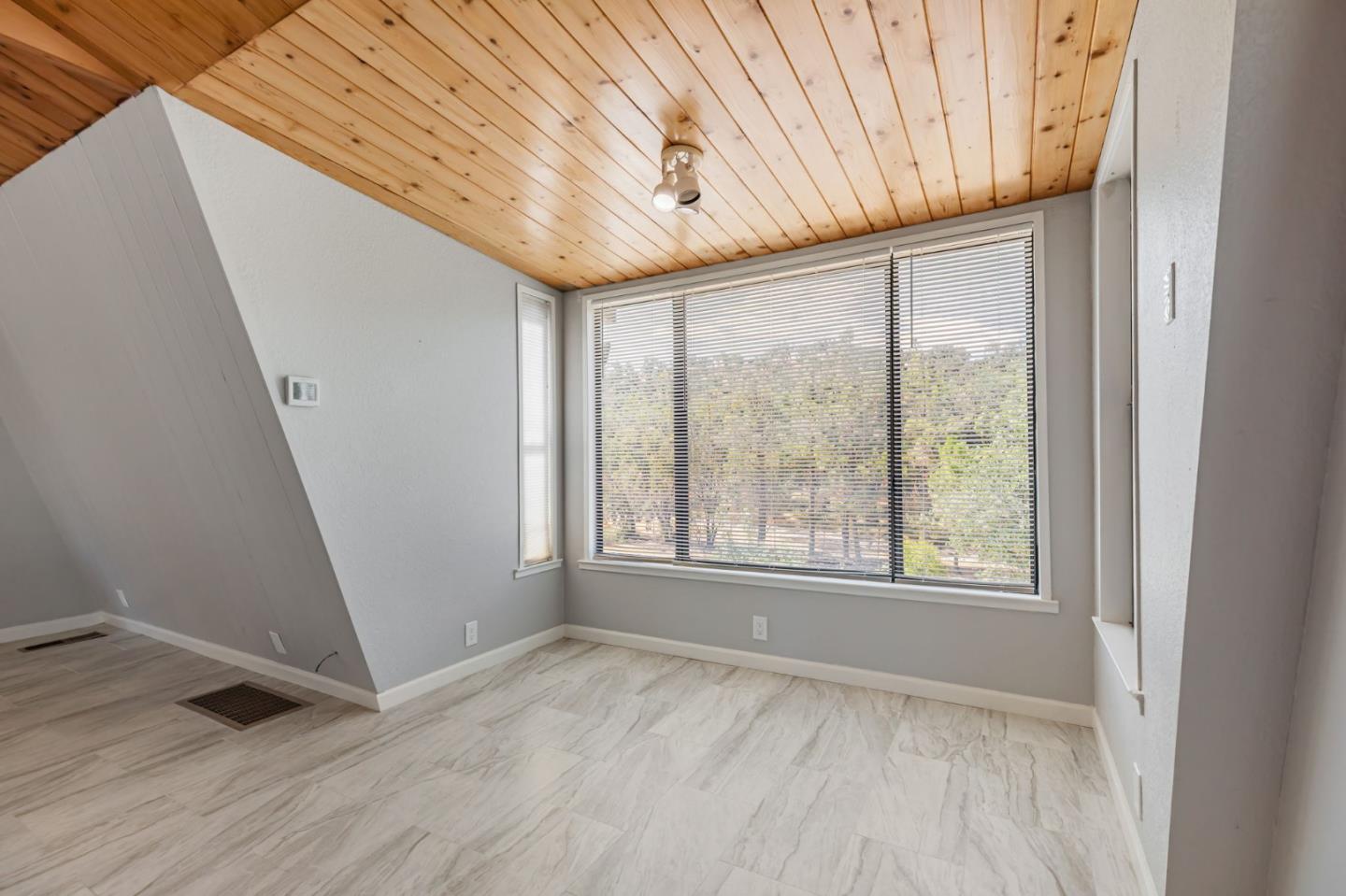 Detail Gallery Image 7 of 73 For 20104 Panoche Rd, Paicines,  CA 95043 - 2 Beds | 2 Baths
