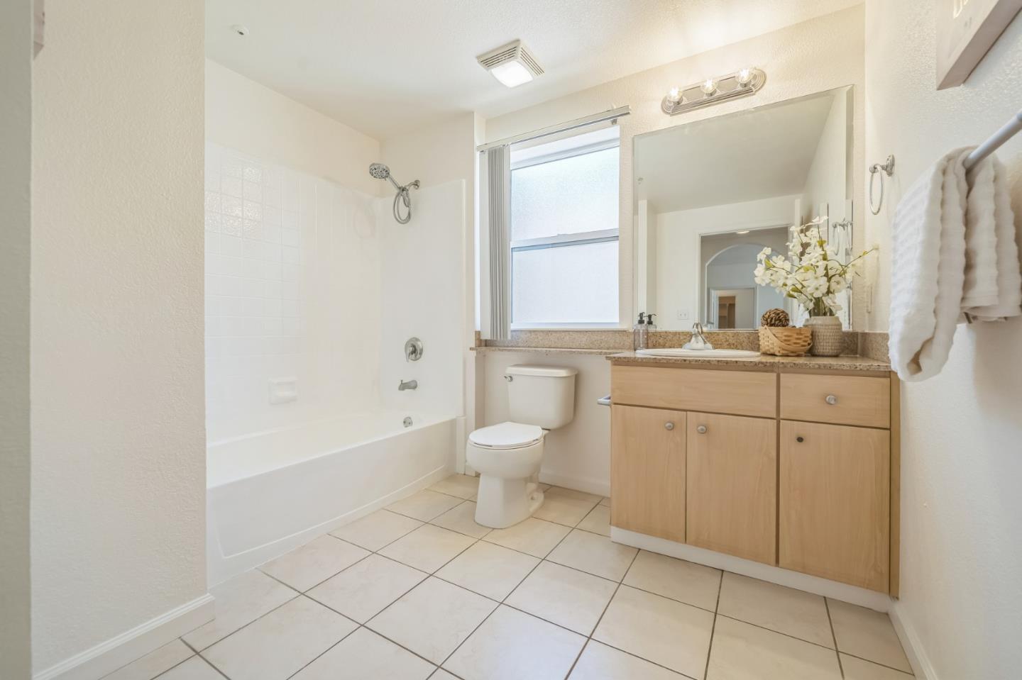 Detail Gallery Image 13 of 30 For 801 S Winchester Blvd #2305,  San Jose,  CA 95128 - 3 Beds | 2 Baths