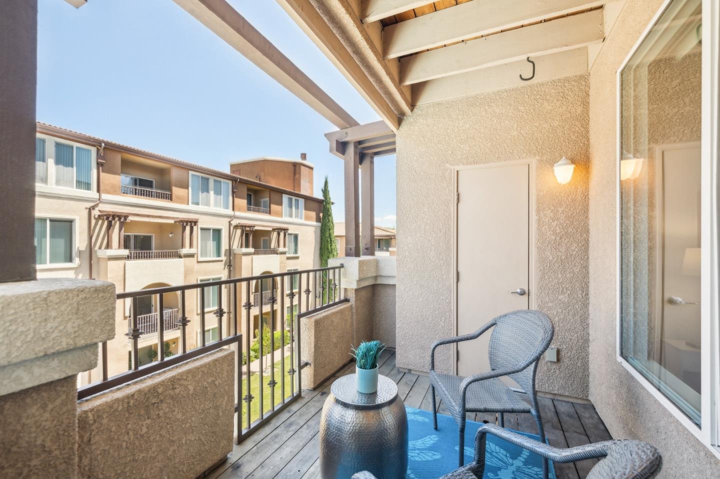 Detail Gallery Image 18 of 30 For 801 S Winchester Blvd #2305,  San Jose,  CA 95128 - 3 Beds | 2 Baths