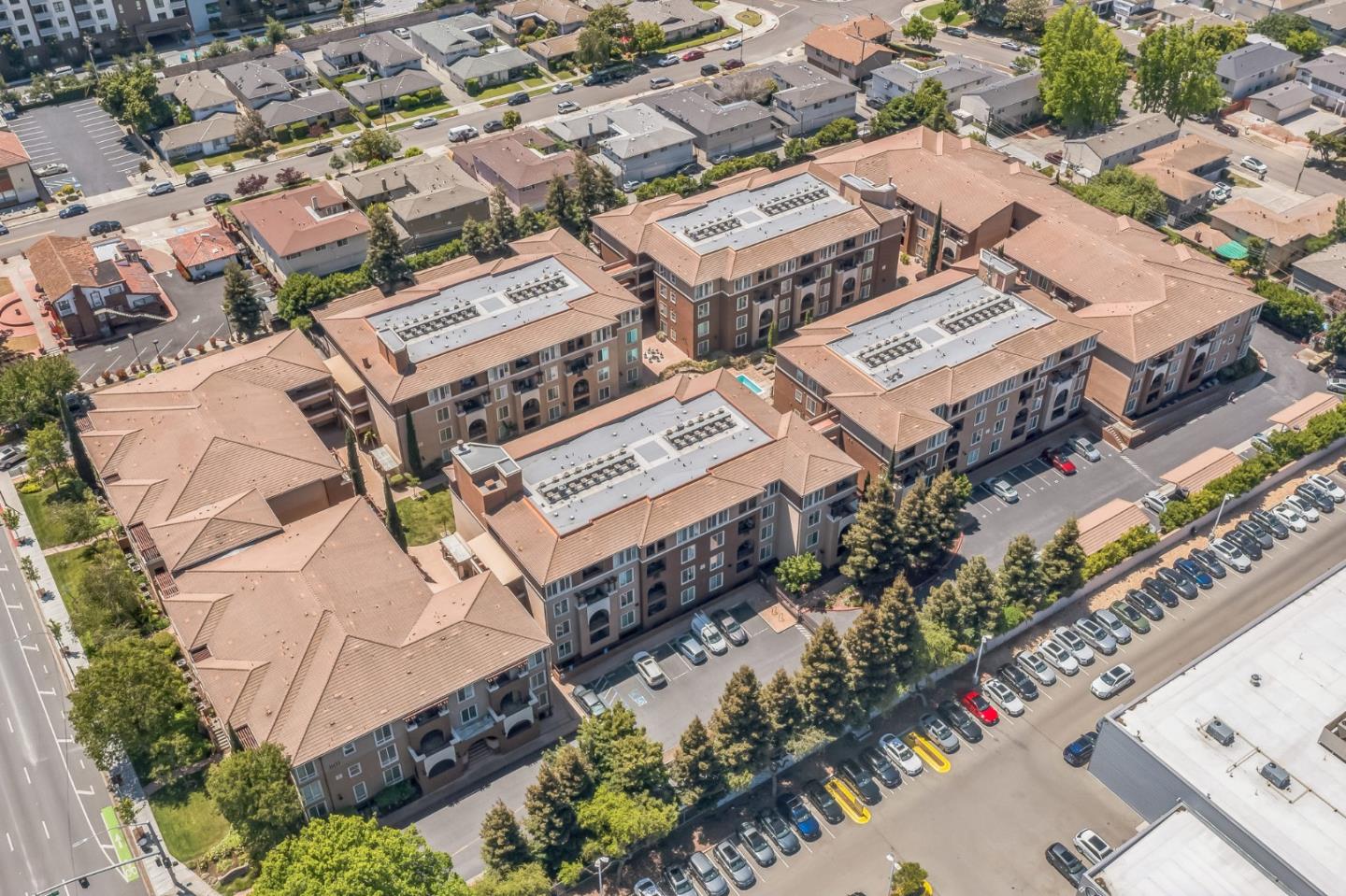 Detail Gallery Image 2 of 30 For 801 S Winchester Blvd #2305,  San Jose,  CA 95128 - 3 Beds | 2 Baths
