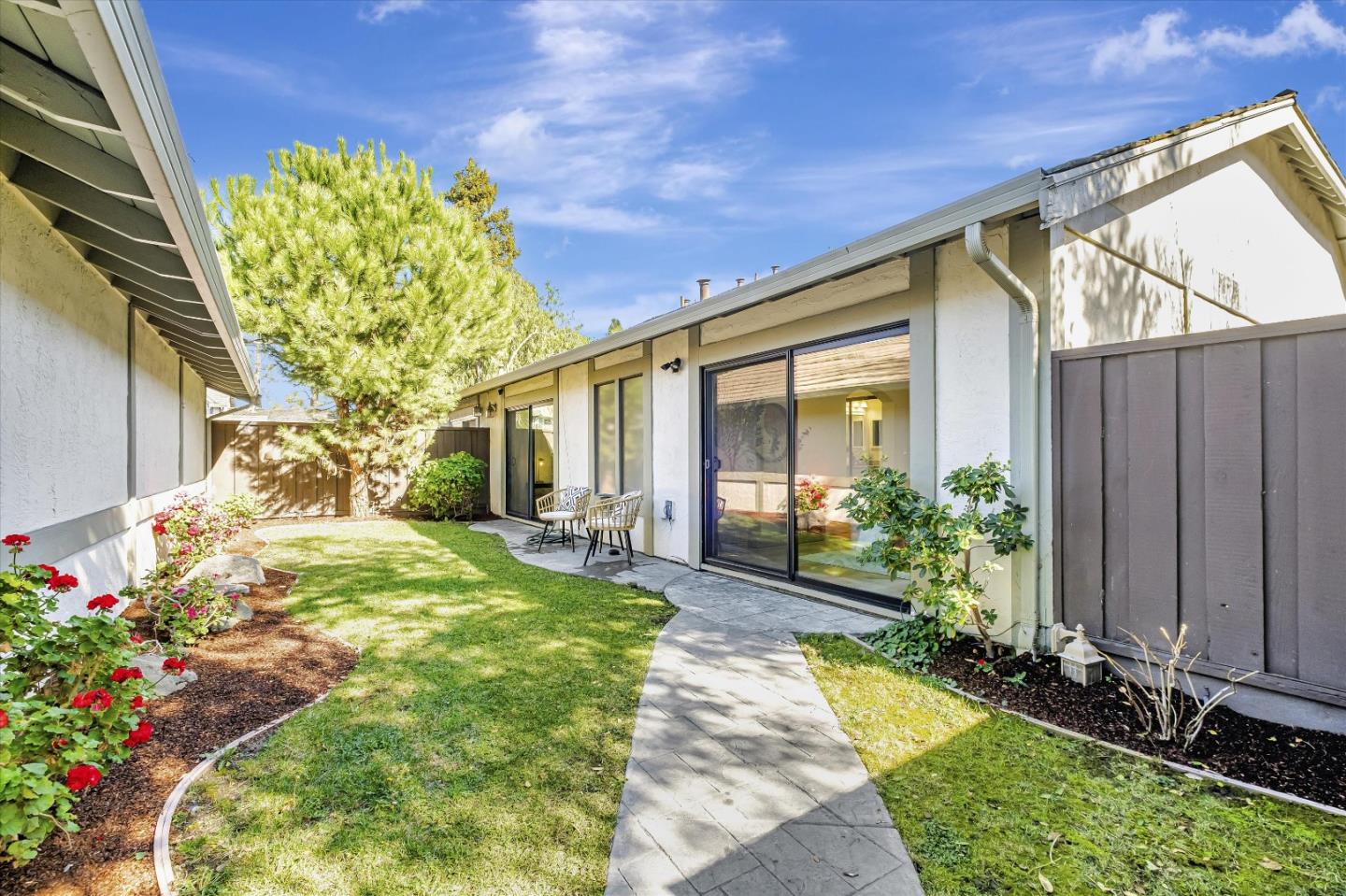 Detail Gallery Image 14 of 16 For 4160 Tanager Cmn, Fremont,  CA 94555 - 2 Beds | 2 Baths