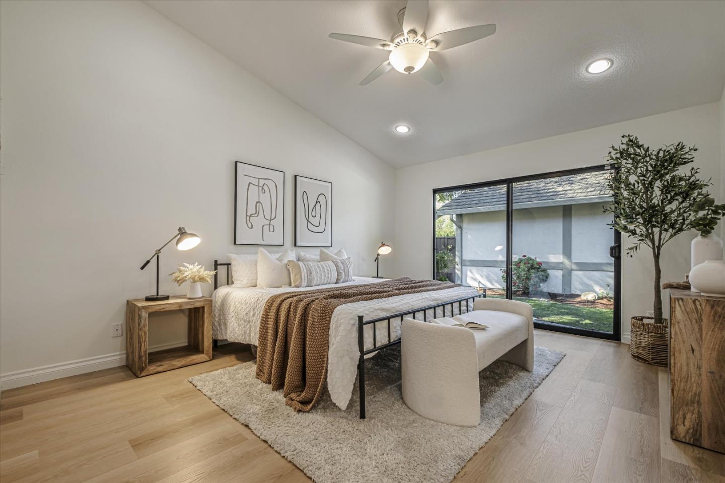 Detail Gallery Image 8 of 16 For 4160 Tanager Cmn, Fremont,  CA 94555 - 2 Beds | 2 Baths