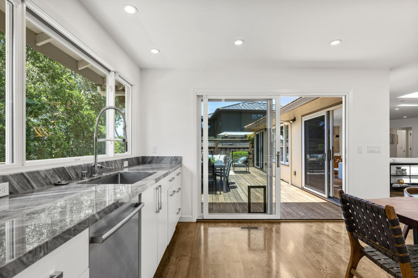 Detail Gallery Image 22 of 96 For 1251 Laurel Hill Dr, San Mateo,  CA 94402 - 4 Beds | 3 Baths