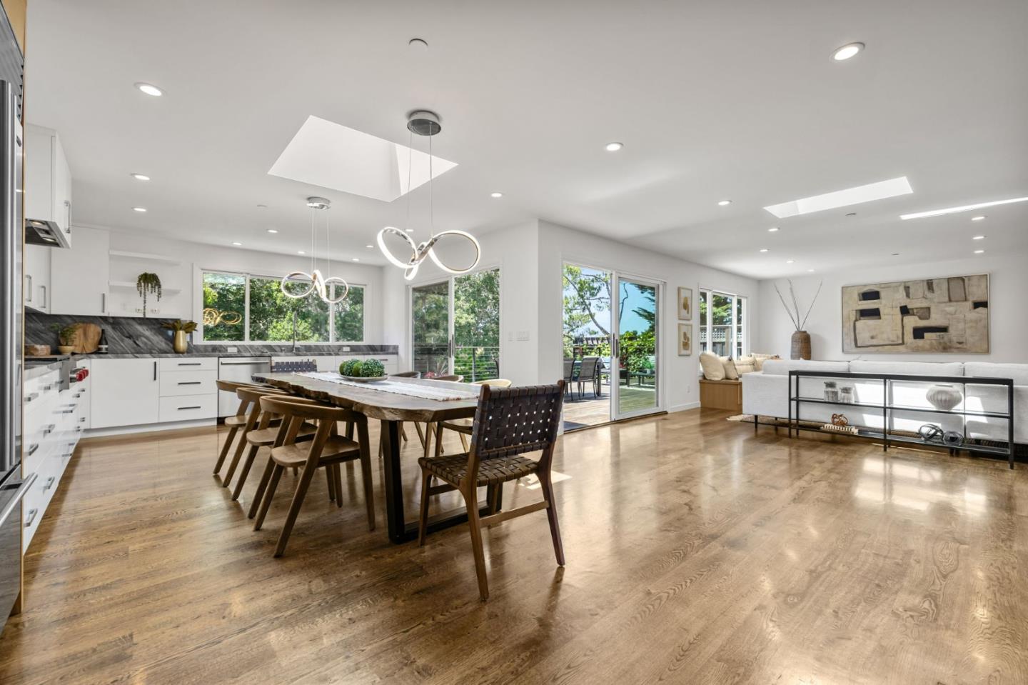 Detail Gallery Image 27 of 96 For 1251 Laurel Hill Dr, San Mateo,  CA 94402 - 4 Beds | 3 Baths