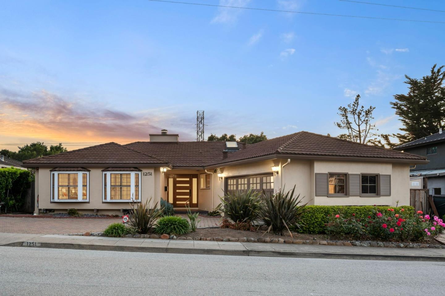 Detail Gallery Image 4 of 96 For 1251 Laurel Hill Dr, San Mateo,  CA 94402 - 4 Beds | 3 Baths