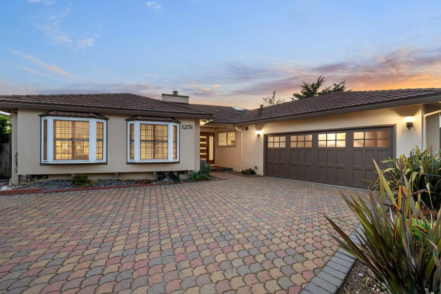 Detail Gallery Image 5 of 96 For 1251 Laurel Hill Dr, San Mateo,  CA 94402 - 4 Beds | 3 Baths