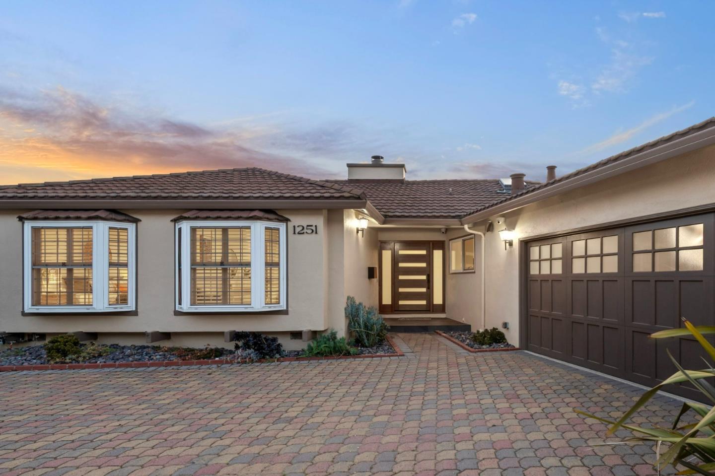Detail Gallery Image 6 of 96 For 1251 Laurel Hill Dr, San Mateo,  CA 94402 - 4 Beds | 3 Baths