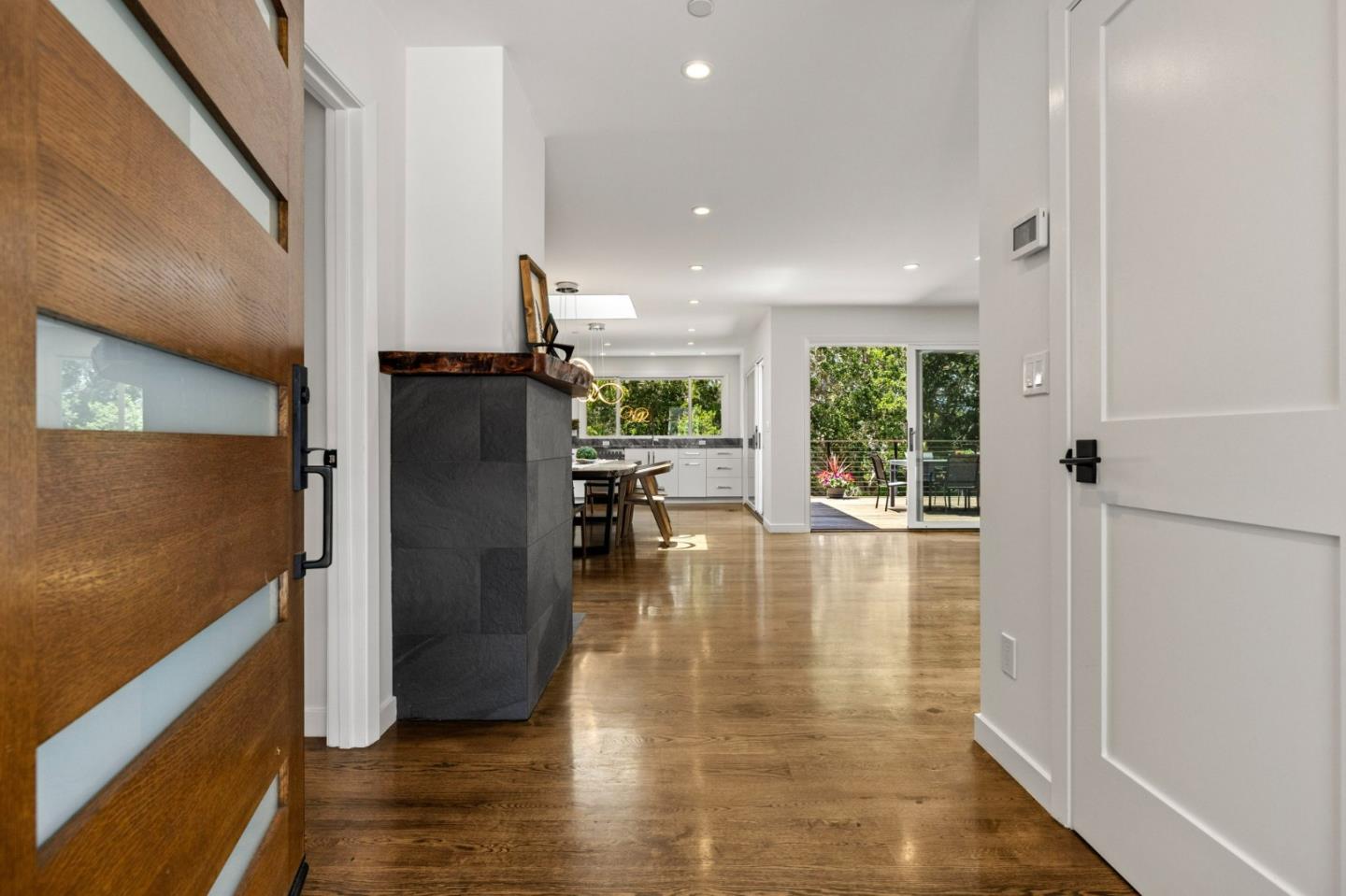 Detail Gallery Image 8 of 96 For 1251 Laurel Hill Dr, San Mateo,  CA 94402 - 4 Beds | 3 Baths