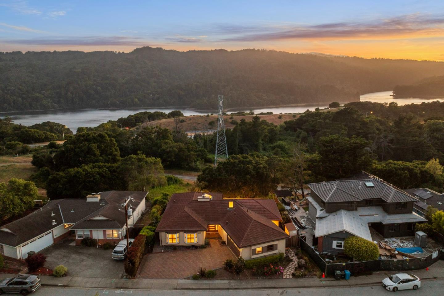 Detail Gallery Image 91 of 96 For 1251 Laurel Hill Dr, San Mateo,  CA 94402 - 4 Beds | 3 Baths