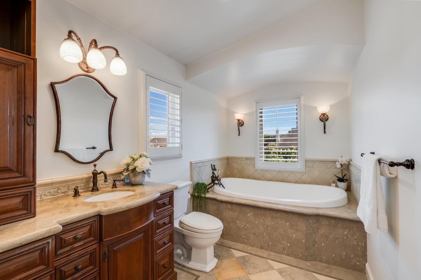 Detail Gallery Image 29 of 36 For 321 Beach Park Blvd, Foster City,  CA 94404 - 4 Beds | 3 Baths
