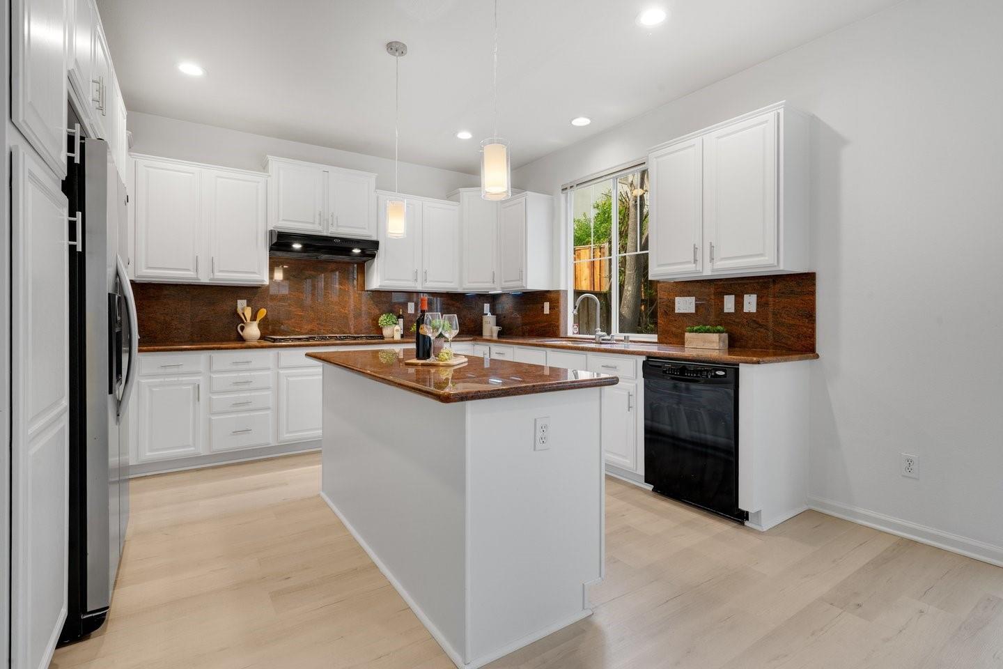 Detail Gallery Image 10 of 55 For 7120 Basking Ridge Ave, San Jose,  CA 95138 - 4 Beds | 2/1 Baths