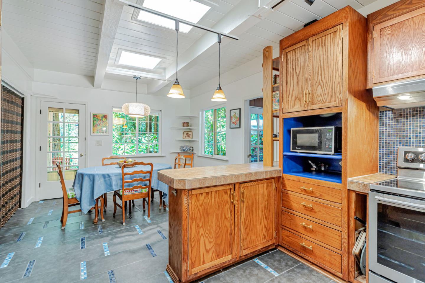 Detail Gallery Image 11 of 37 For 14235 Highway 9, Boulder Creek,  CA 95006 - 3 Beds | 2 Baths