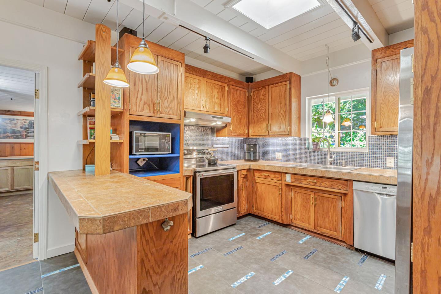Detail Gallery Image 12 of 37 For 14235 Highway 9, Boulder Creek,  CA 95006 - 3 Beds | 2 Baths