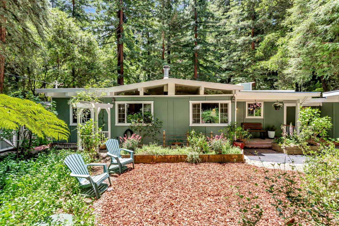 Detail Gallery Image 4 of 37 For 14235 Highway 9, Boulder Creek,  CA 95006 - 3 Beds | 2 Baths