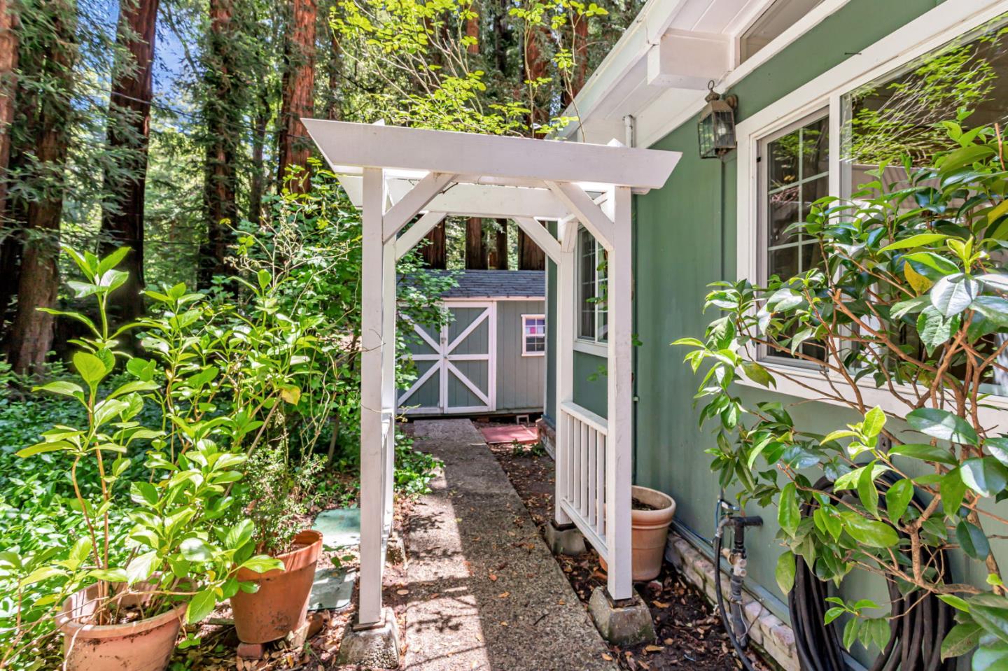 Detail Gallery Image 6 of 37 For 14235 Highway 9, Boulder Creek,  CA 95006 - 3 Beds | 2 Baths