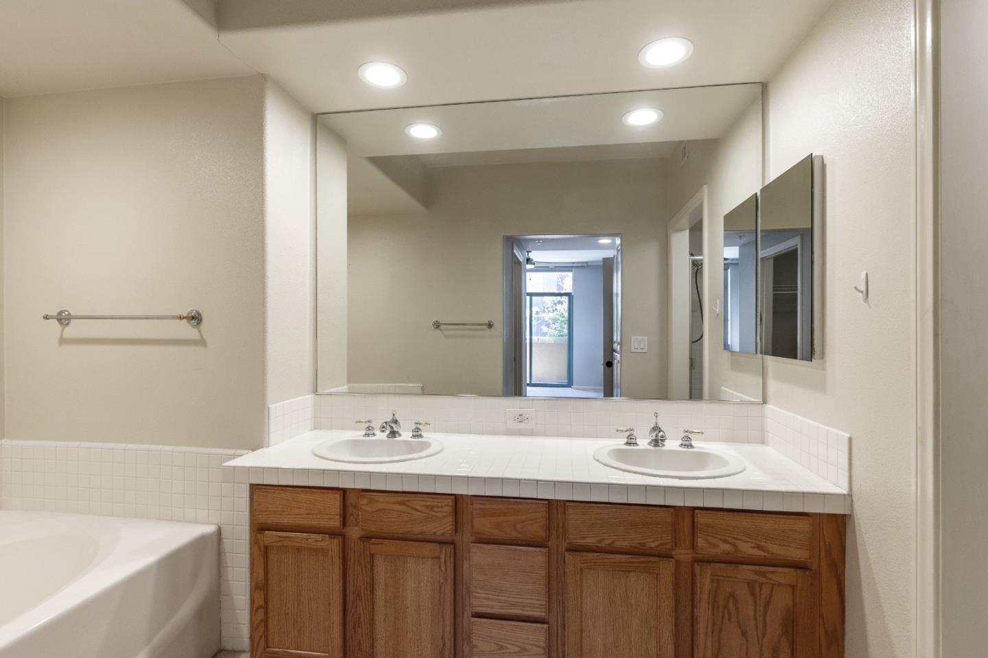 Detail Gallery Image 14 of 28 For 144 S 3rd St #509,  San Jose,  CA 95112 - 2 Beds | 2 Baths