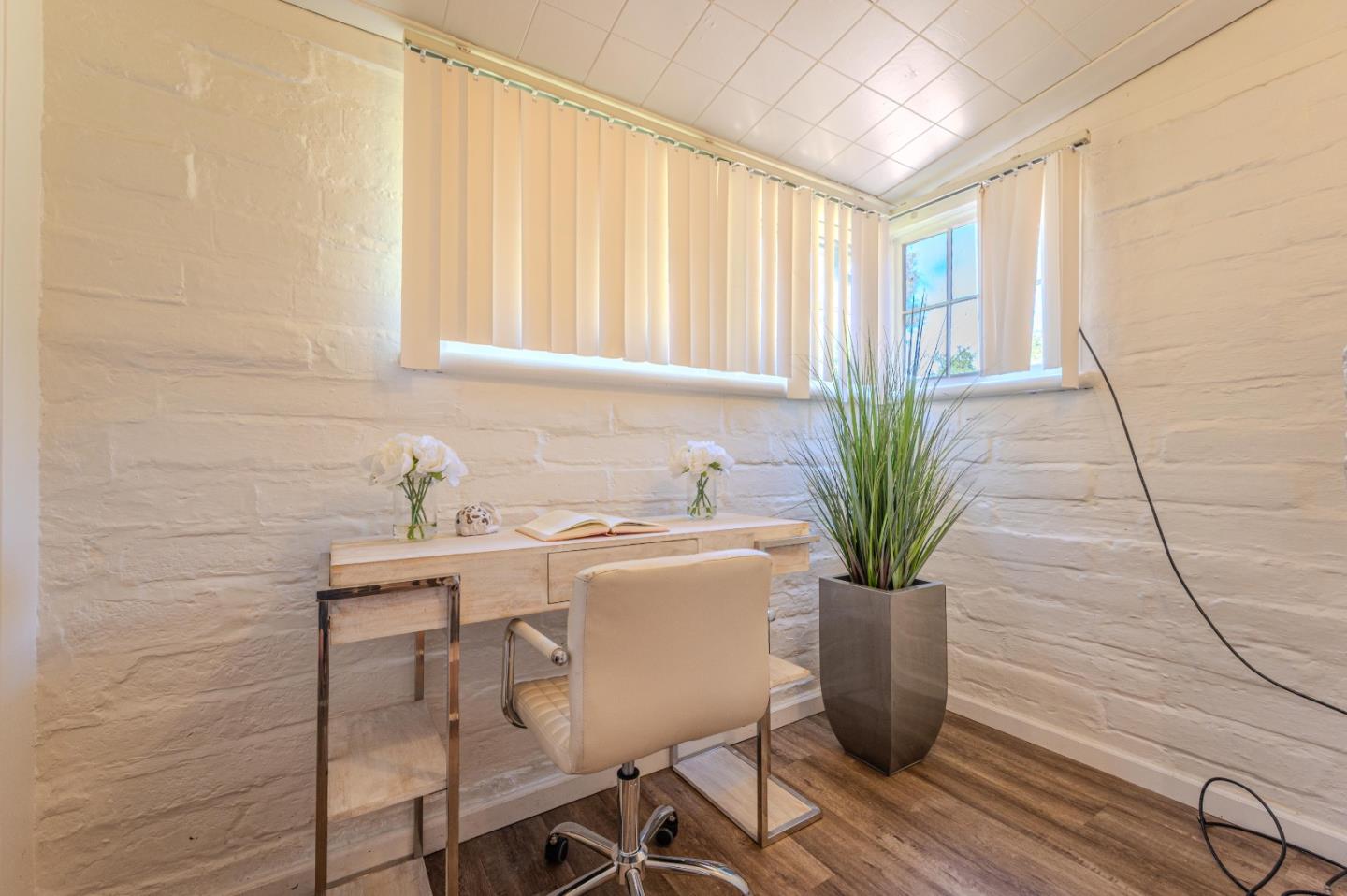 Detail Gallery Image 12 of 23 For 25561 University Ct, Hayward,  CA 94542 - 2 Beds | 1 Baths