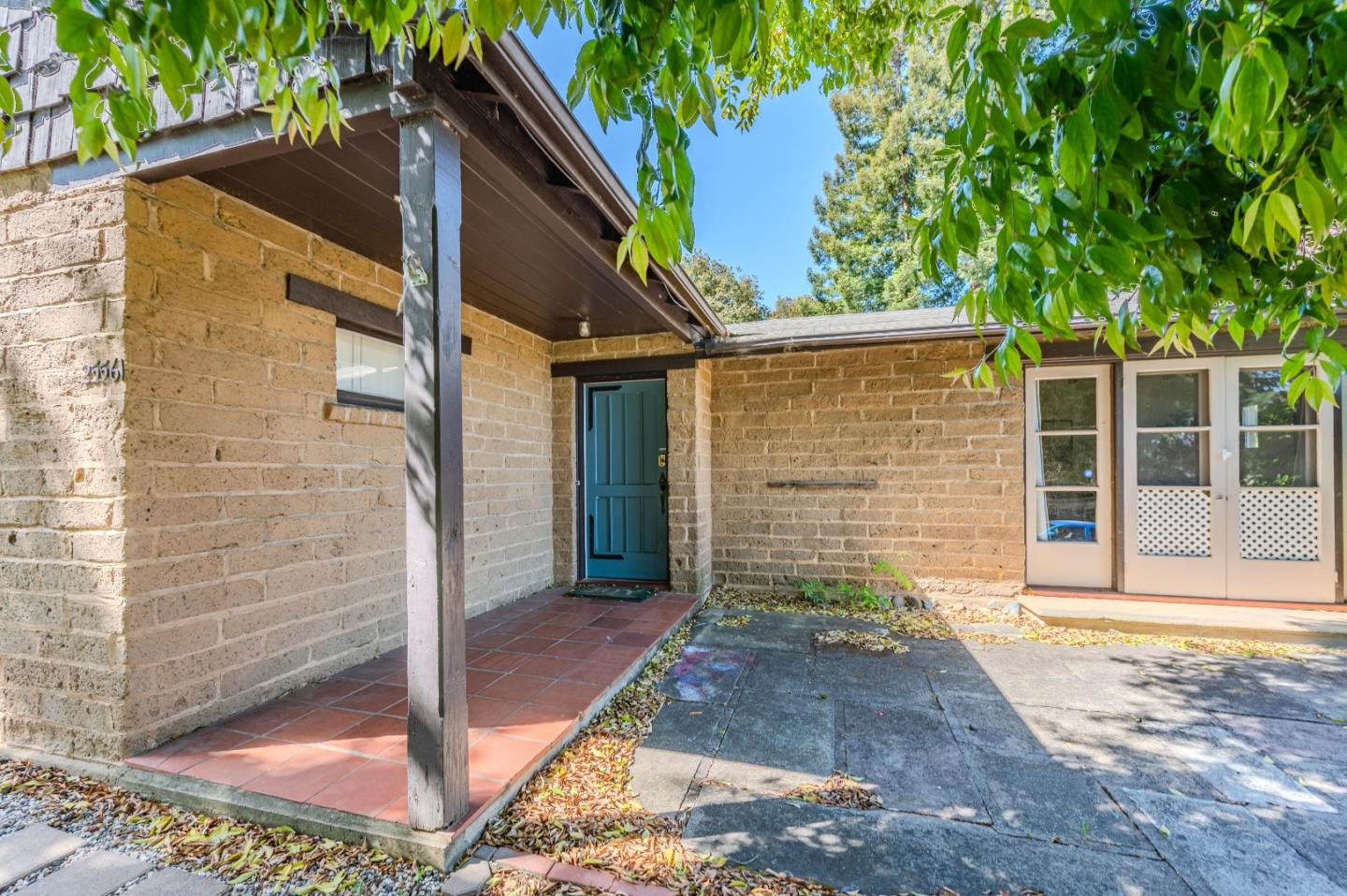 Detail Gallery Image 5 of 23 For 25561 University Ct, Hayward,  CA 94542 - 2 Beds | 1 Baths