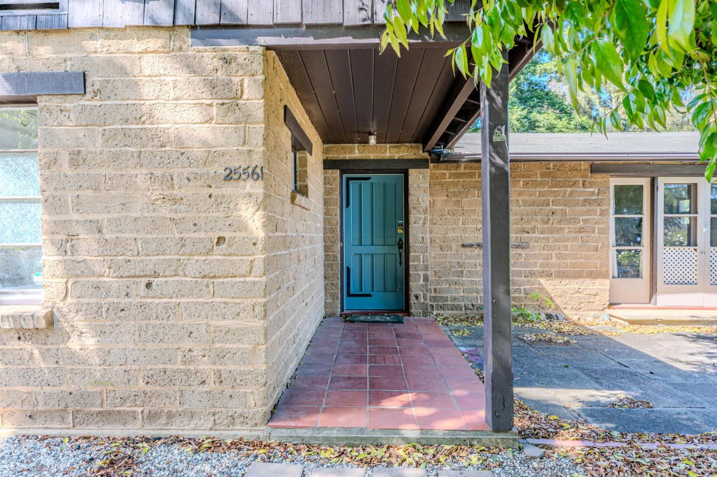 Detail Gallery Image 6 of 23 For 25561 University Ct, Hayward,  CA 94542 - 2 Beds | 1 Baths