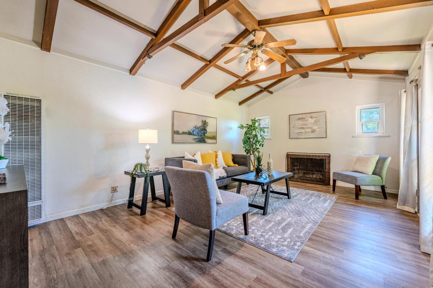 Detail Gallery Image 7 of 23 For 25561 University Ct, Hayward,  CA 94542 - 2 Beds | 1 Baths