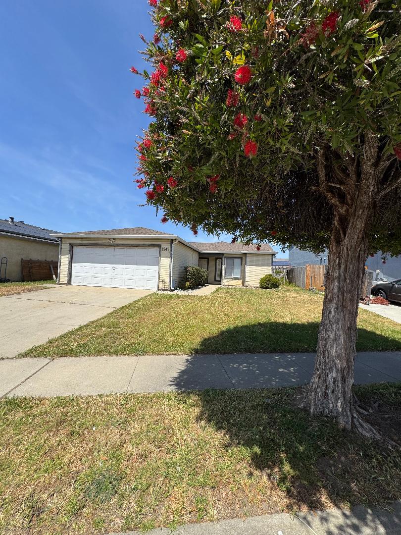 Detail Gallery Image 1 of 25 For 1545 Boyle Ct, Salinas,  CA 93906 - 3 Beds | 2 Baths
